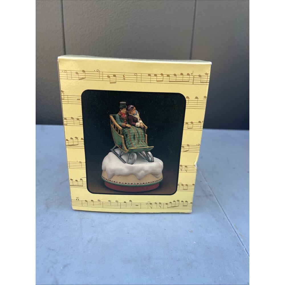 Enesco Small World Of Music An Old Fashioned Sleigh Ride Plays White Christmas